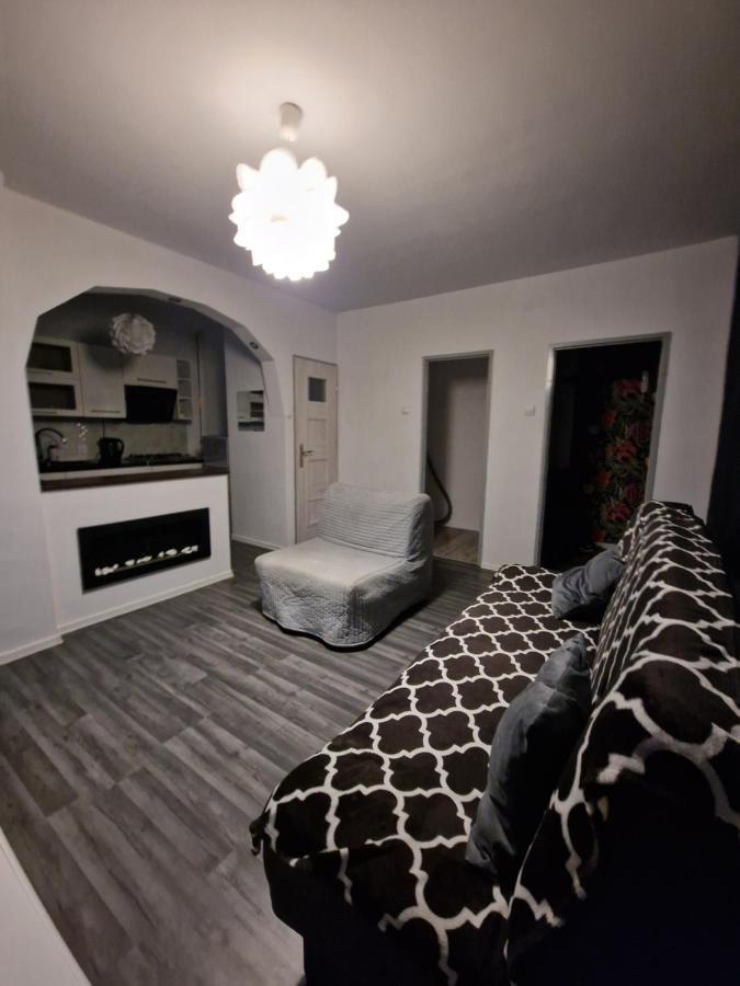 Ferienwohnung Apatrament Jagielonska Legnica Exterior foto